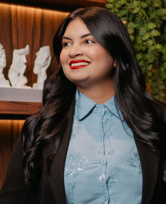 Dra. Karen Suellen