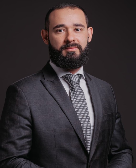Dr. Leonardo Barros