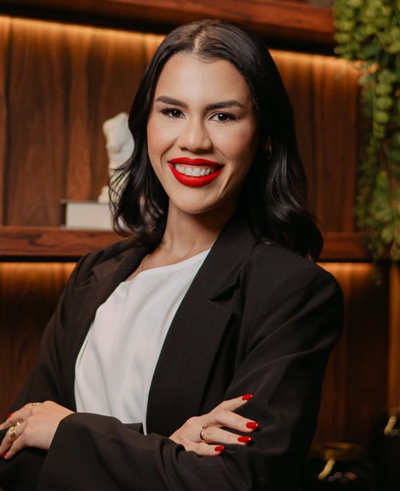 Dra. Cândida Maia